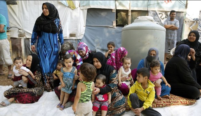 مسؤول: آلاف اللاجئين يعودون إلى سوريا