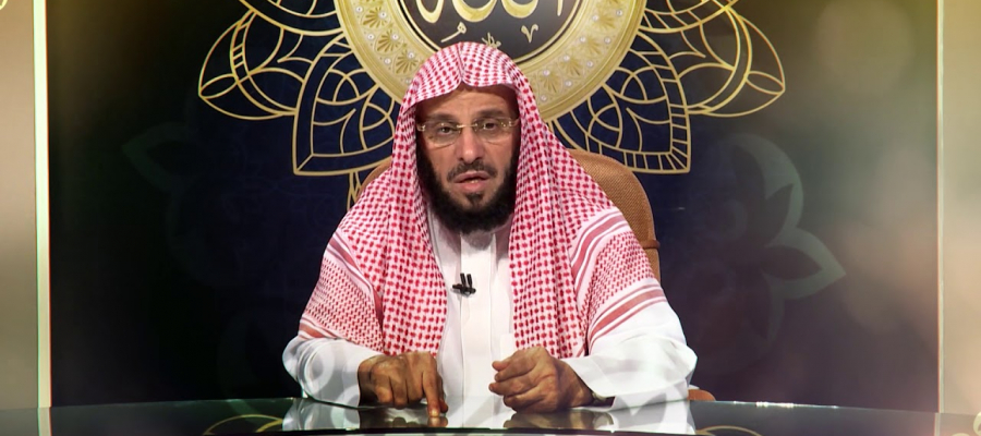 السعودية: تعميم وزاري بسحب كتاب لعائض