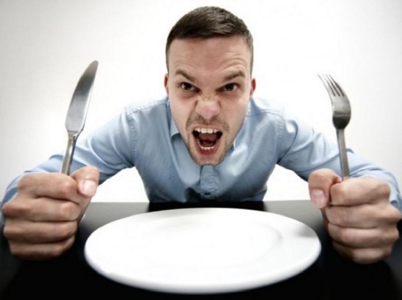 لماذا يتعكّر مزاجنا عند الجوع أحيانا؟