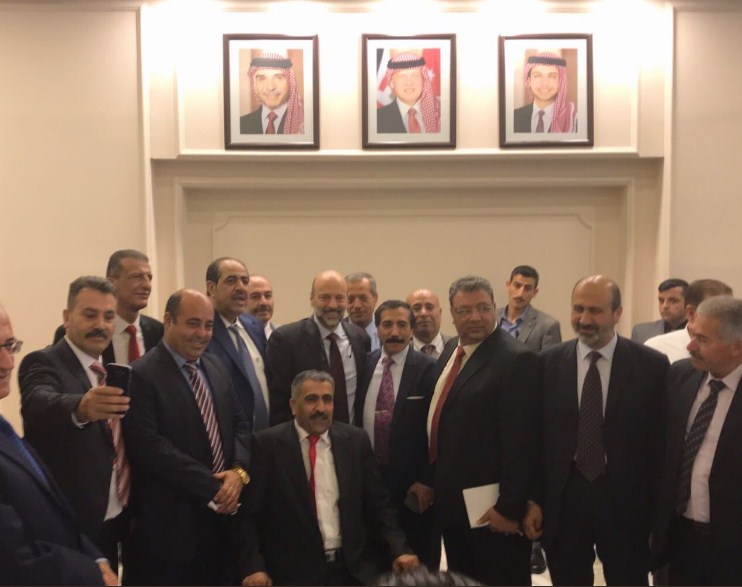 شاهد .. لقاء الرزاز مع الأحزاب