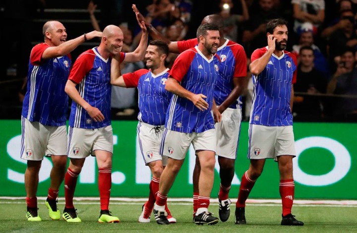 زيدان يبهر الجميع بهذا الهدف في