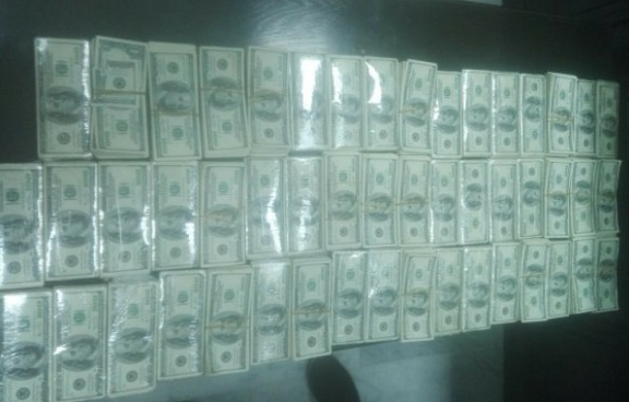 حاولا الاحتيال بـ’رزم العملة البيضاء‘ فضبطهما