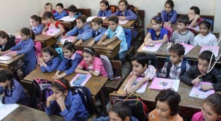 التربية: لا تأجيل على دوام طلبة