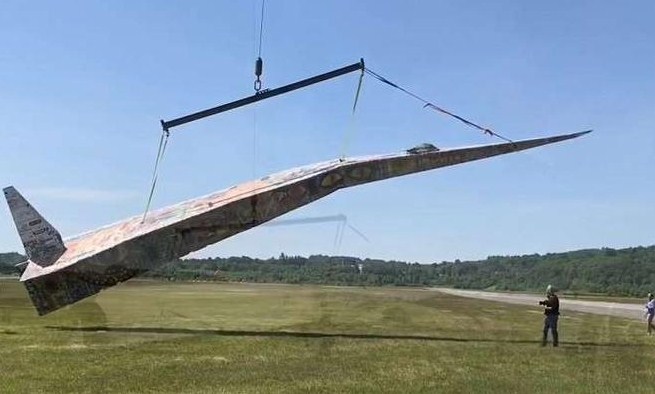 شاهد .. أضخم طائرة ورقية في