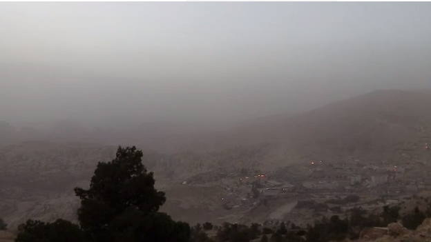 اجواء مغبرة جنوب المملكة (فيديو)