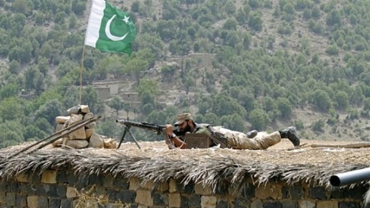 اتصال عبر الخط الساخن بين عسكريين