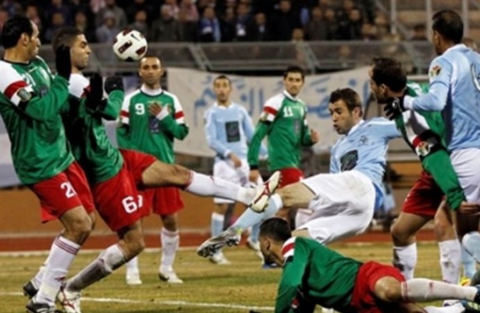 الفيصلي يغلب المنشية ويضرب موعدا مع