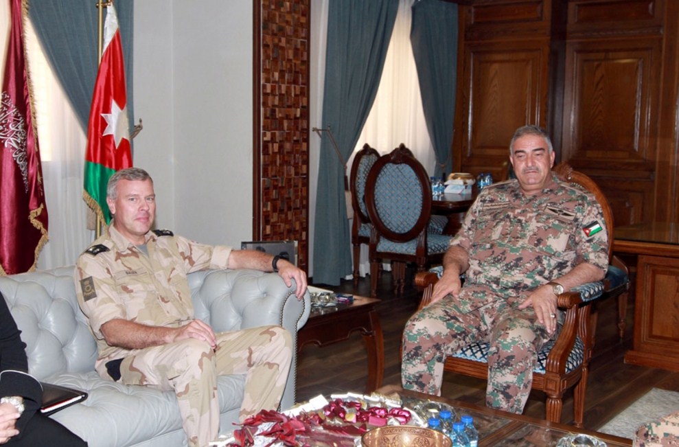 فريحات يستقبل رئيس هيئة أركان قوات
