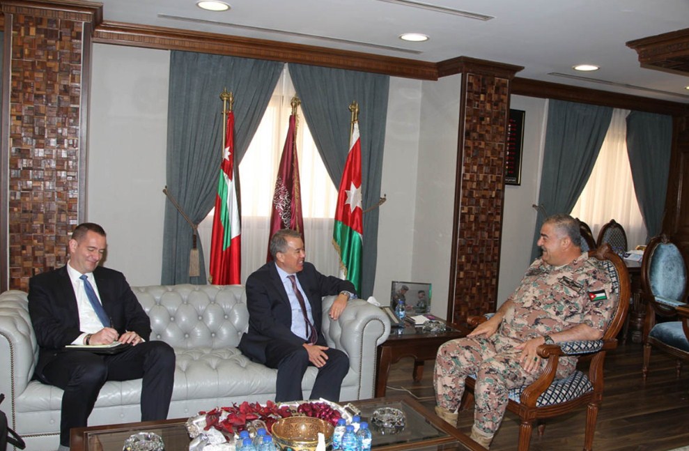 فريحات يستقبل مدير القيادة والسيطرة الاميركية