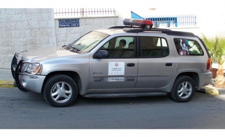 الجمارك تضبط حبوبا مخدرة داخل مركبة