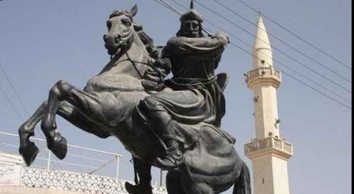 نقل تمثال صلاح الدين الايوبي الى