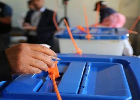 العراق: وفاة موظف واصابة آخرين بحادث