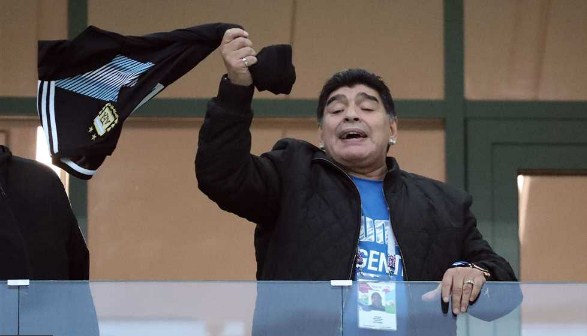 مارادونا: أريد أن أحضر تدريبات الأرجنتين