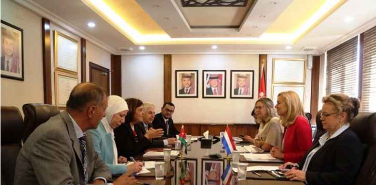 هولندا تقر مساعدات للأردن ولبنان وتركيا