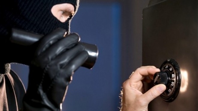 الامن يكشف ملابسات سرقة ’قاصة حديدية‘