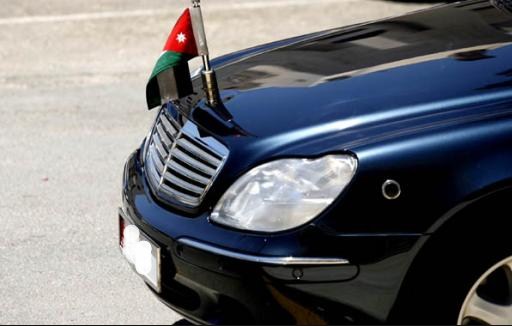 الحكومة تقرر عدم شراء السيارات الا