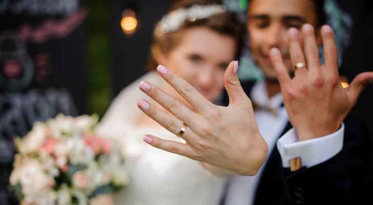 من فوائد الزواج .. حماية القلب