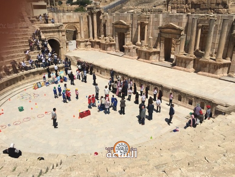 ولي العهد يزور آثار جرش برفقة