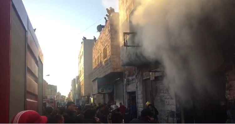 اندلاع حريق في أحد المحلات بإربد