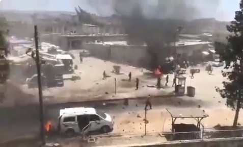 انفجار سيارتين مفخختين وسط عفرين بريف