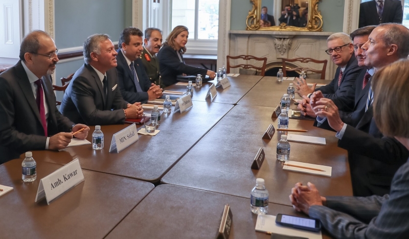 الملك يؤكد ضرورة احترام الاتفاق الثلاثي