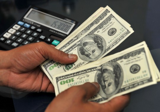 الدولار الأميركي يسجل أعلى مستوى في