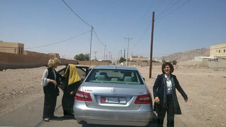 لهذا أوقفت الوزيرة لطوف مركبتها وسط