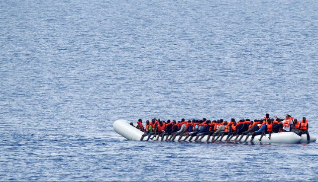 إيطاليا تقسو على المهاجرين في عرض