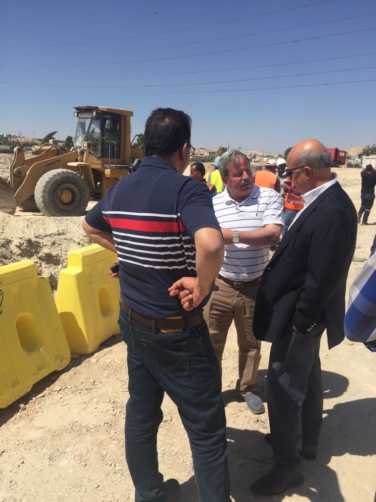 عويس يوعز بانهاء مشكلة تسرب مياه