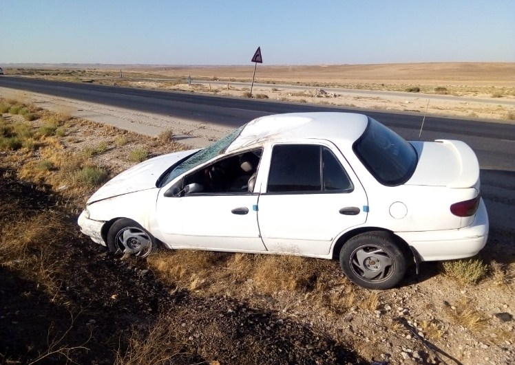 إصابتان بحادث تدهور على الطريق الصحراوي