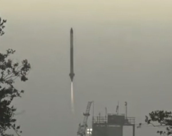 بالفيديو .. صاروخ فضاء ياباني يهوي