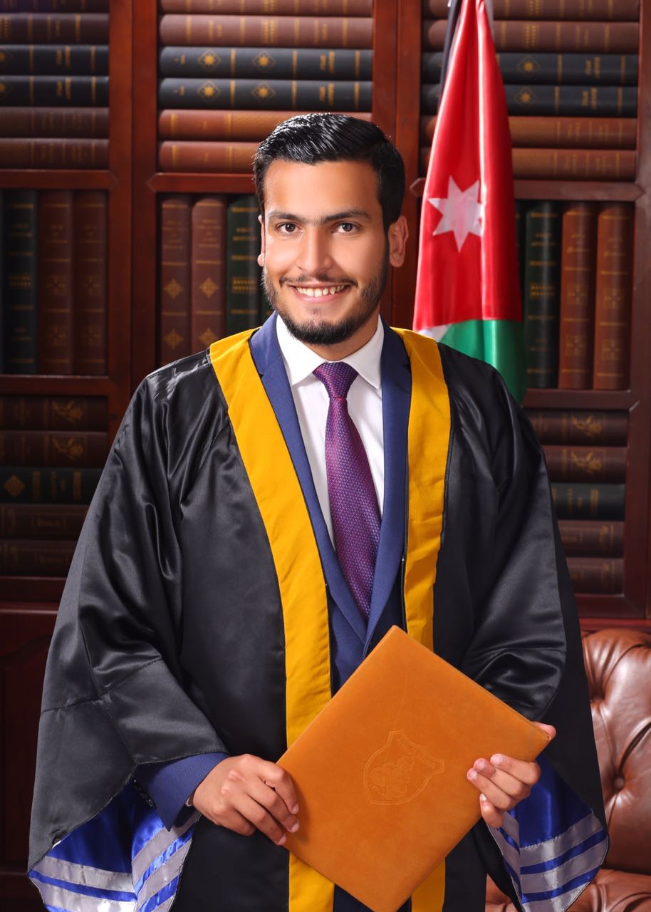 مهند الحديد.. مبروك بكالوريوس العلوم السياسية