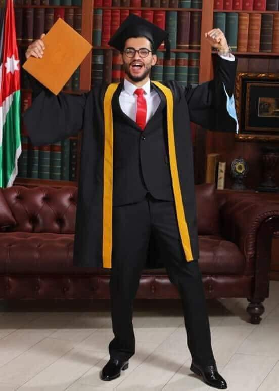 مطلق ابو الغنم.. مبروك البكالوريوس