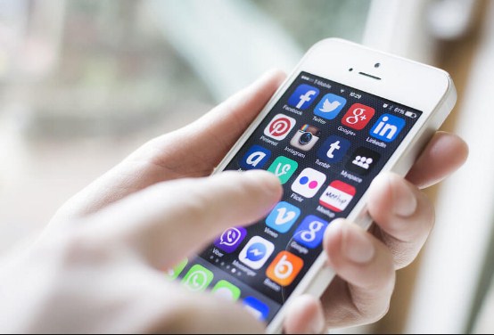 أوغندا تفرض ضريبة يومية على مستخدمي