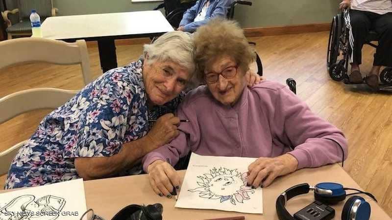 أم تلتقي ابنتها لأول مرة منذ