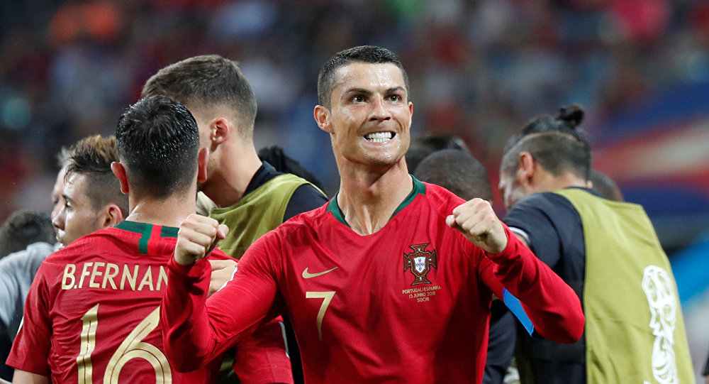 أول تعليق من رونالدو بعد خروجه