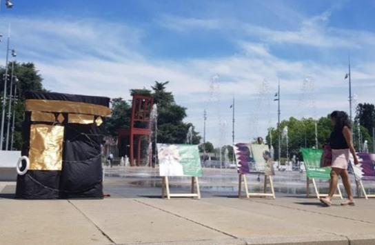 مجسم للكعبة بساحة الأمم المتحدة في