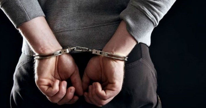 ضبط 3 مروجين و3 متعاطين وكغم