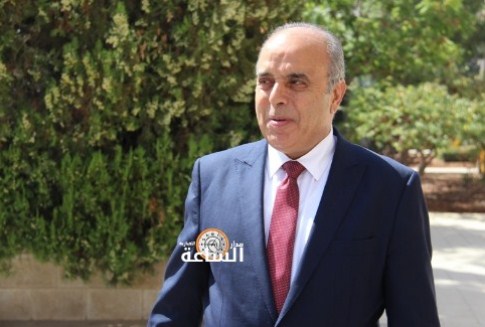 محافظة يتفقد عددا من قاعات امتحان