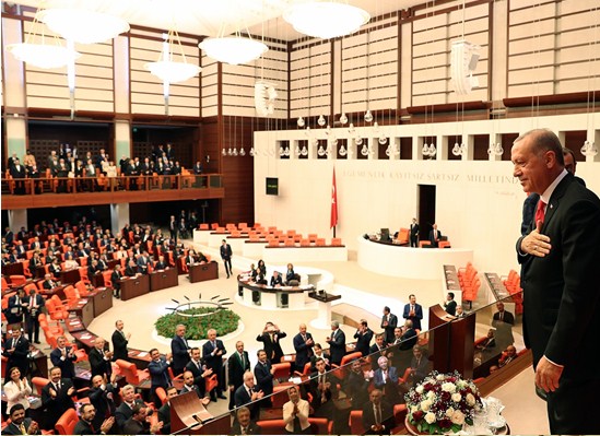 البرلمان التركي الجديد يؤدي اليمين الدستوري