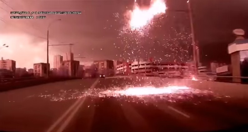 صاعقة كادت تودي بحياة سائق في