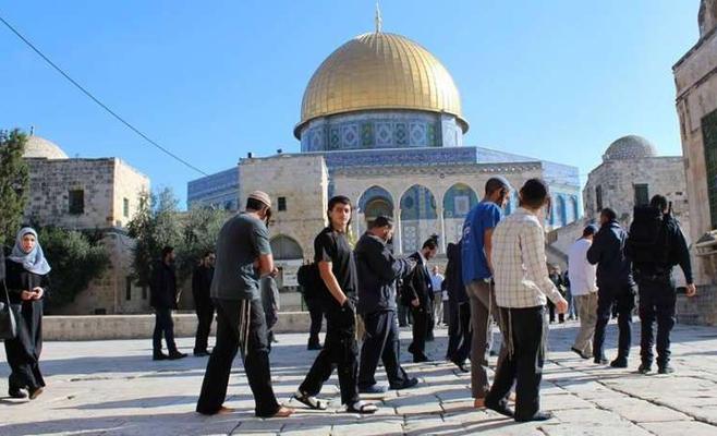 وزير الاوقاف: ’الأقصى‘ هو ملك للمسلمين