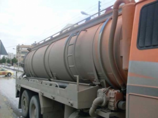 البيئة تضبط 5 صهاريج مياه عادمة