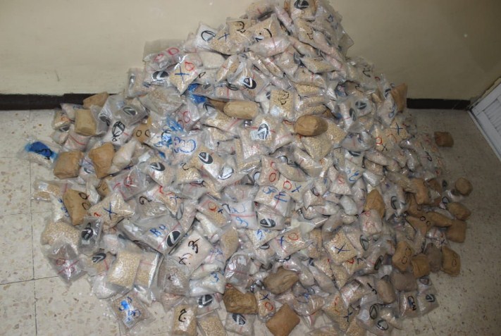 القبض على 4 اشخاص بحوزتهم مليون