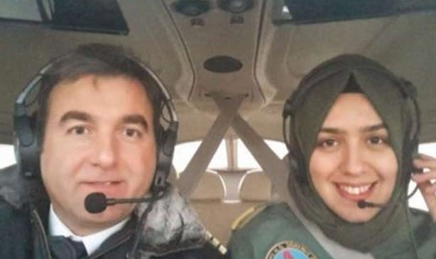 أول محجبة تقود طائرة حربية تركية