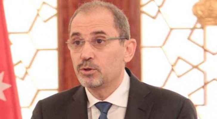 الصفدي ونظيره المصري يعقدان مؤتمرا صحافيا