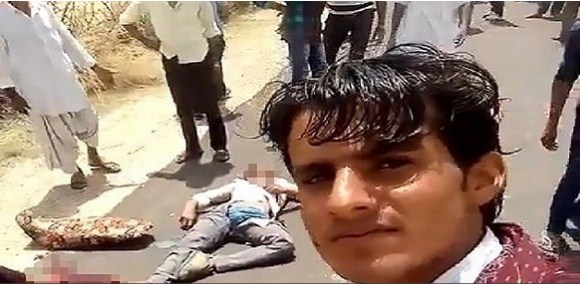 صور سيلفي أمام ضحايا حادث مروري