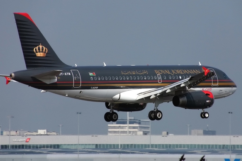 الملكية الأردنية تعلق رحلاتها الجوية إلى