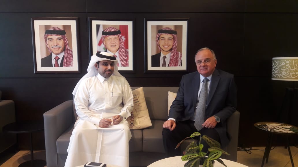 وزير العمل يغادر الى قطر