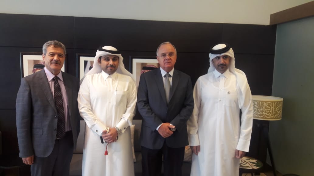 وزير العمل الى قطر